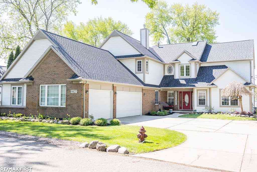 Homes For Sale - 9427 Boncrest Street <br/> Commerce Twp, MI 48382