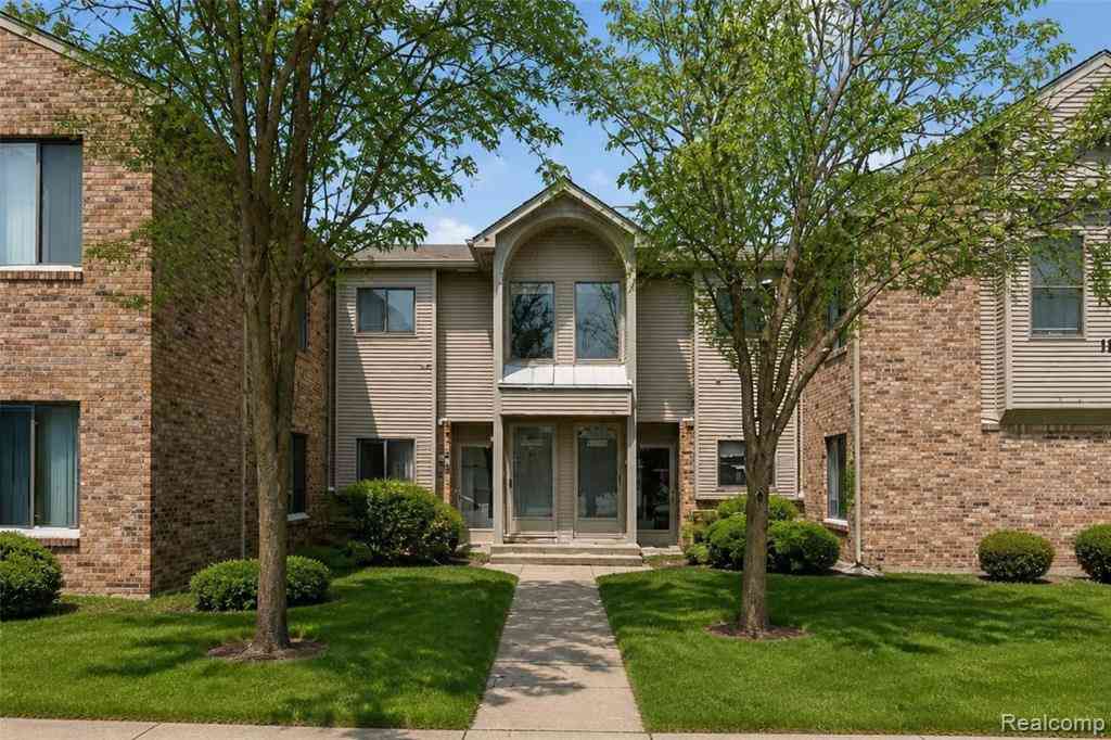 Condo For Sale - 42739 Lilley Pointe Drive <br/> Canton, MI 48187