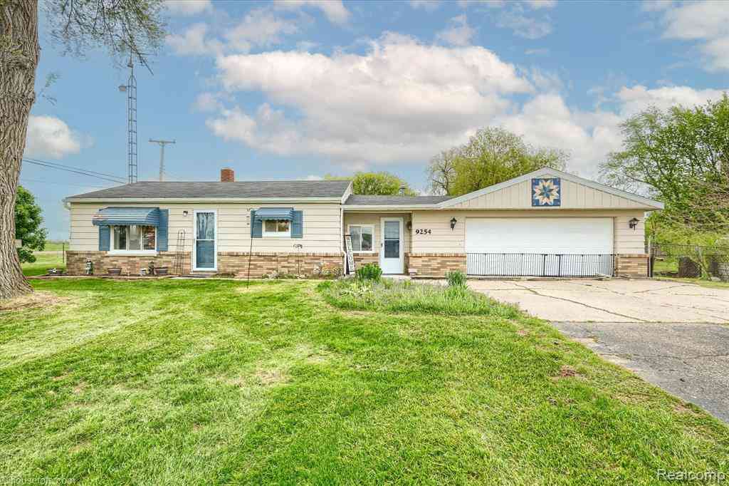 Homes For Sale - 9254 N Genesee Road <br/> Genesee County, Mount Morris, MI 48458