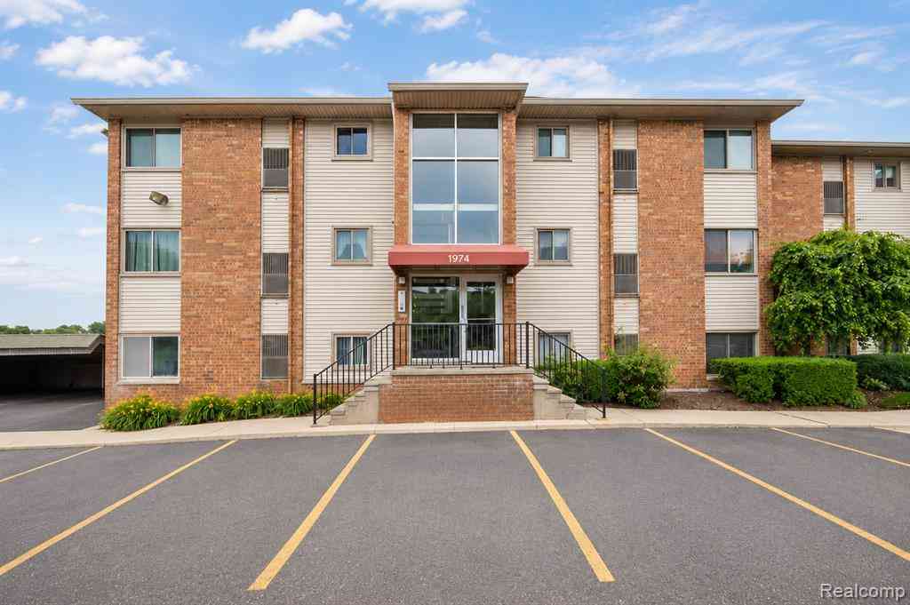 Condo For Rent - 1974 Klingensmith Road <br/> Bloomfield Hills, MI 48302