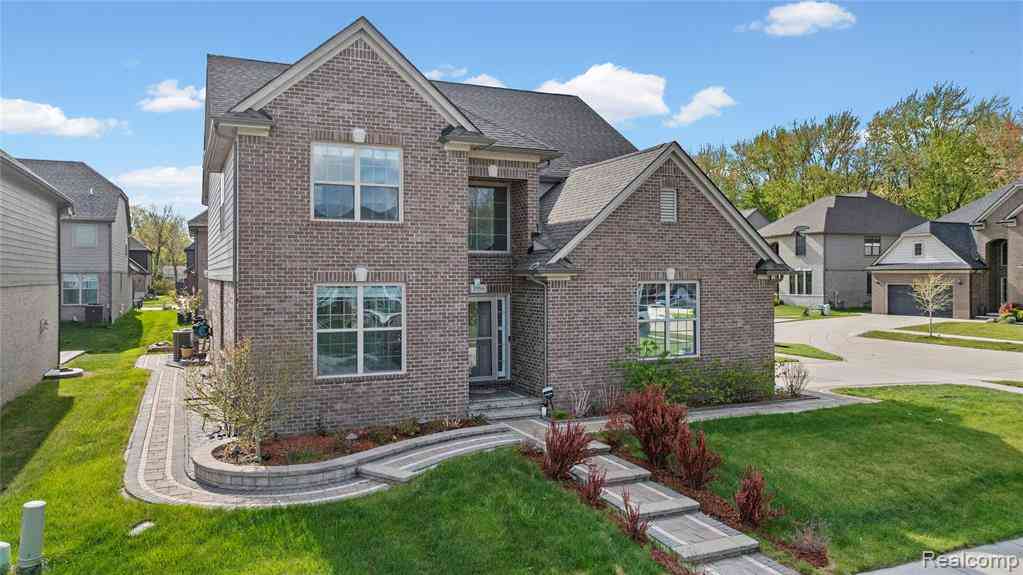 Homes For Sale - 3559 Birchmount Drive <br/> Troy, MI 48083