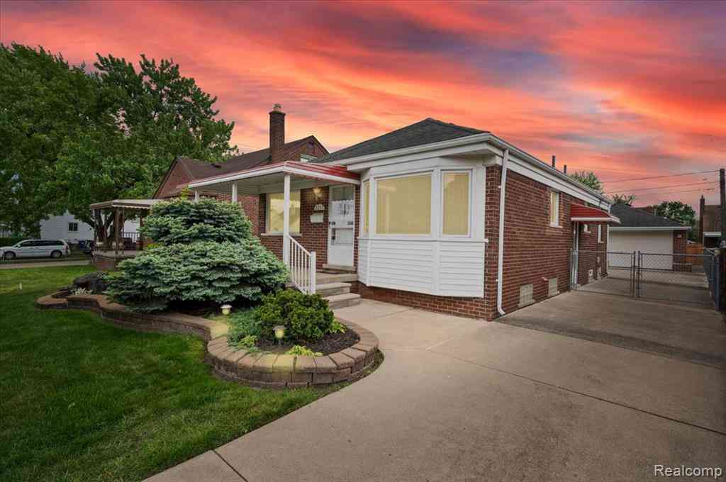 Homes For Sale - 2211 White Avenue <br/> Lincoln Park, MI 48146