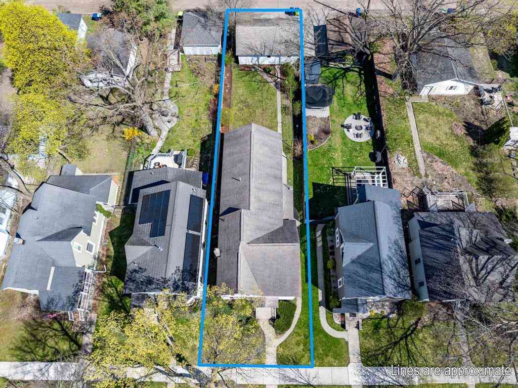 Homes For Sale - 214 W Tenth Street <br/> Traverse City, MI 49684