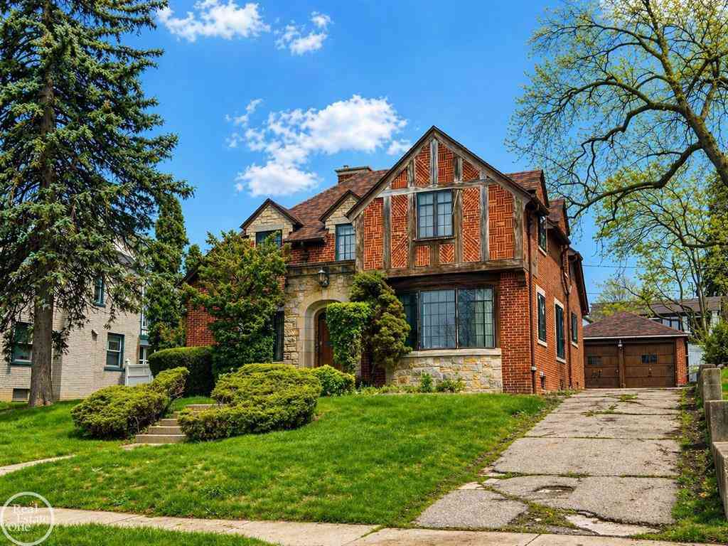 Homes For Sale - 120 Ottawa Drive <br/> Pontiac, MI 48341