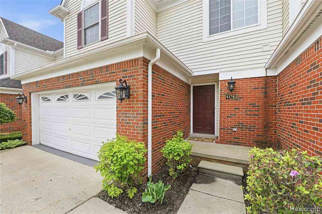 Condo For Sale - 41782 Brownstone Drive <br/> Novi, MI 48377