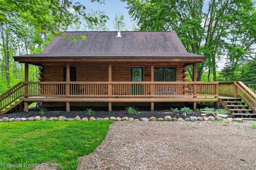 Homes For Sale - 7782 Golf Club Road <br/> Howell, MI 48843