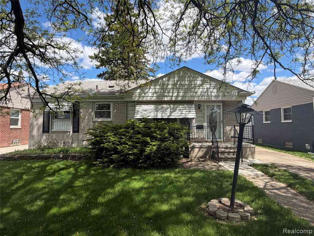 Homes For Sale - 1716 Myron Avenue <br/> Lincoln Park, MI 48146
