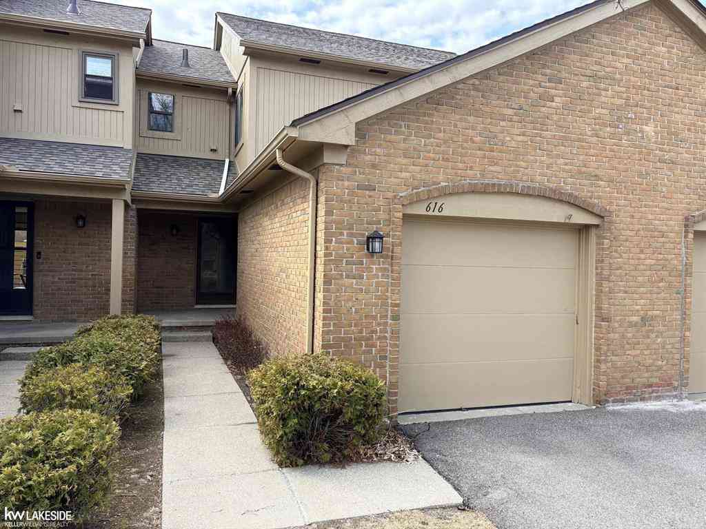 Condo For Sale - 616 Byron Ct #39 Road <br/> Rochester, MI 48307