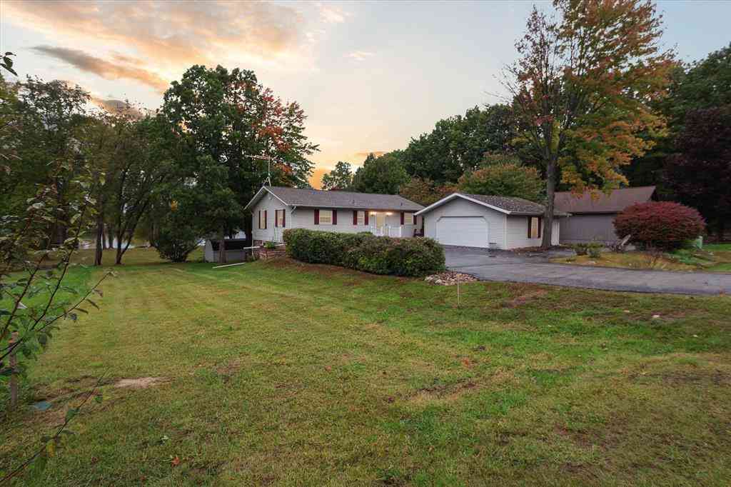 Homes For Sale - 1132 Clubhouse Drive <br/> Lake Isabella, MI 48893