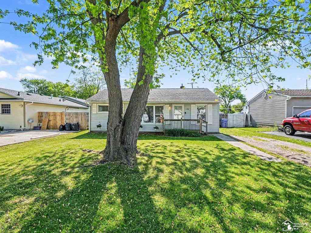 Homes For Sale - 1480 Walnut Street <br/> Monroe, MI 48162