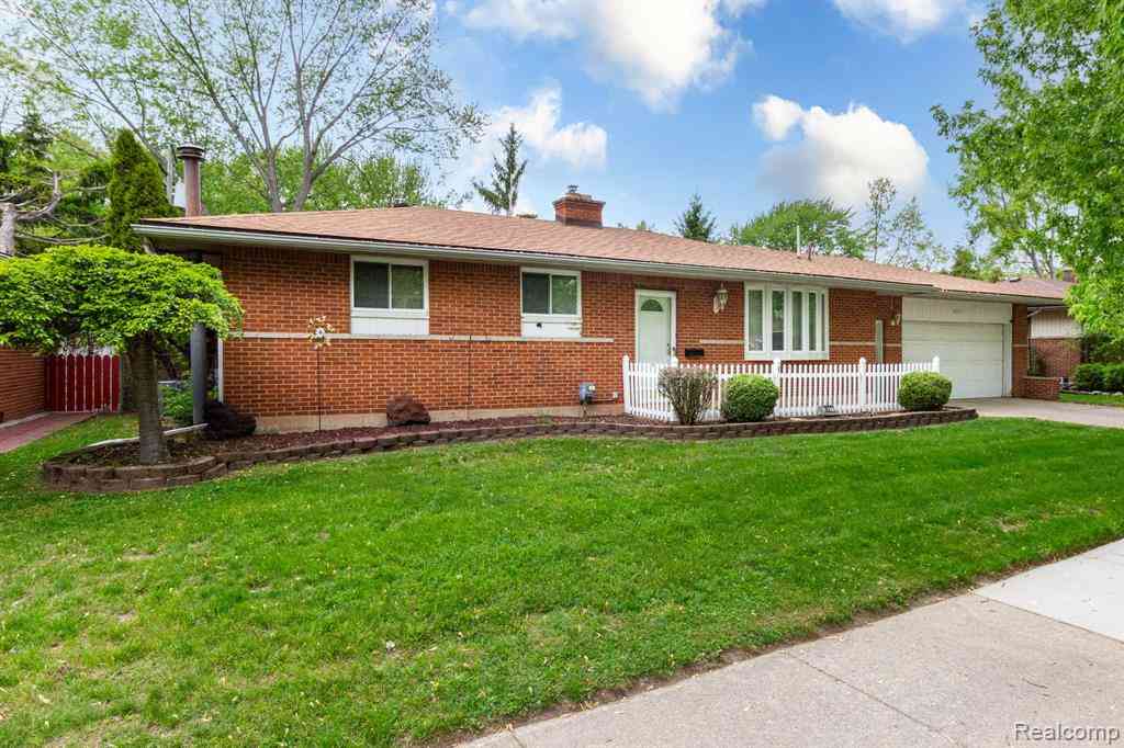 Homes For Sale - 36271 Suffolk Street <br/> Clinton Township, MI 48035