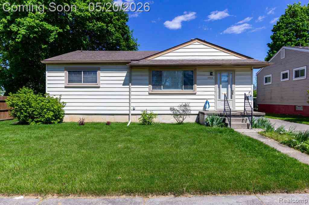 Homes For Sale - 1002 Kettering Avenue <br/> Pontiac, MI 48340