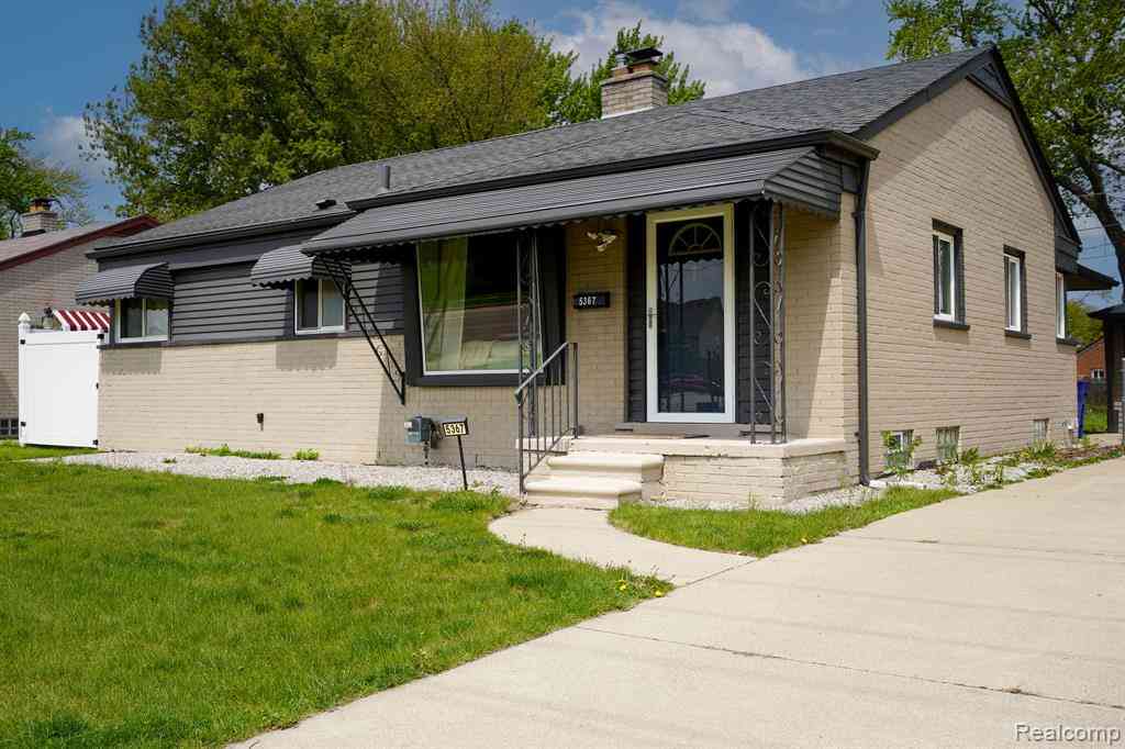 Homes For Sale - 5367 E 13 Mile Road <br/> Warren, MI 48092