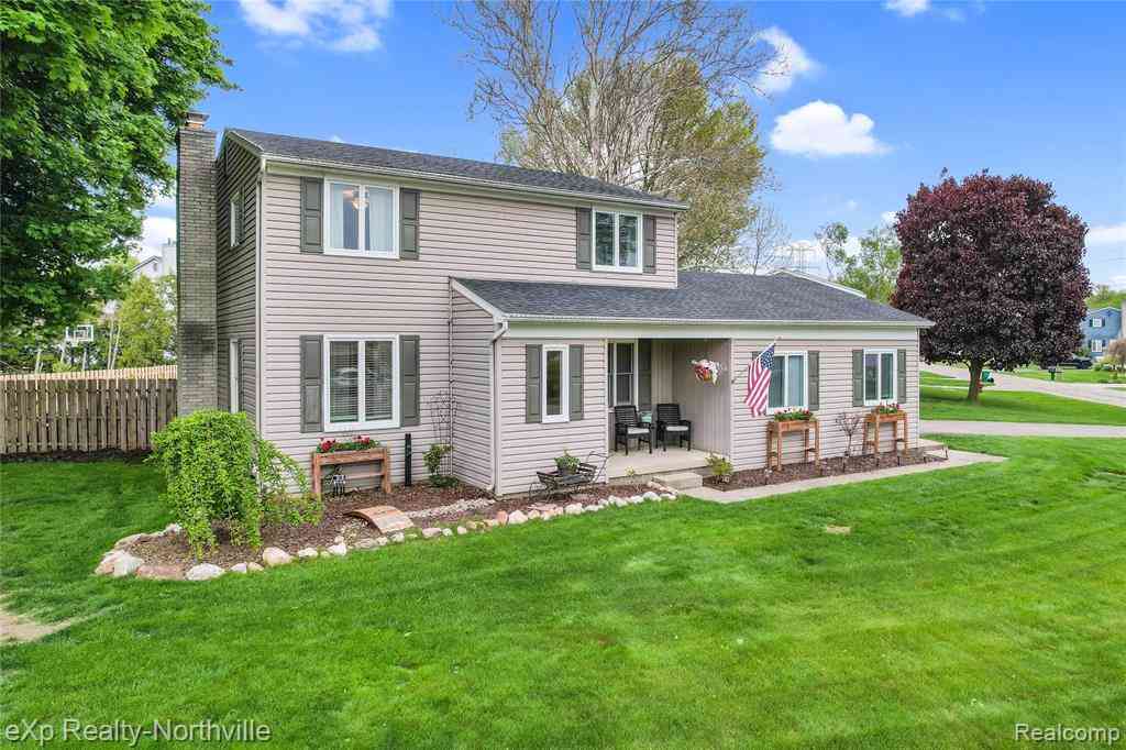 Homes For Sale - 1929 Hopkins Drive <br/> Oakland County, Wixom, MI 48393
