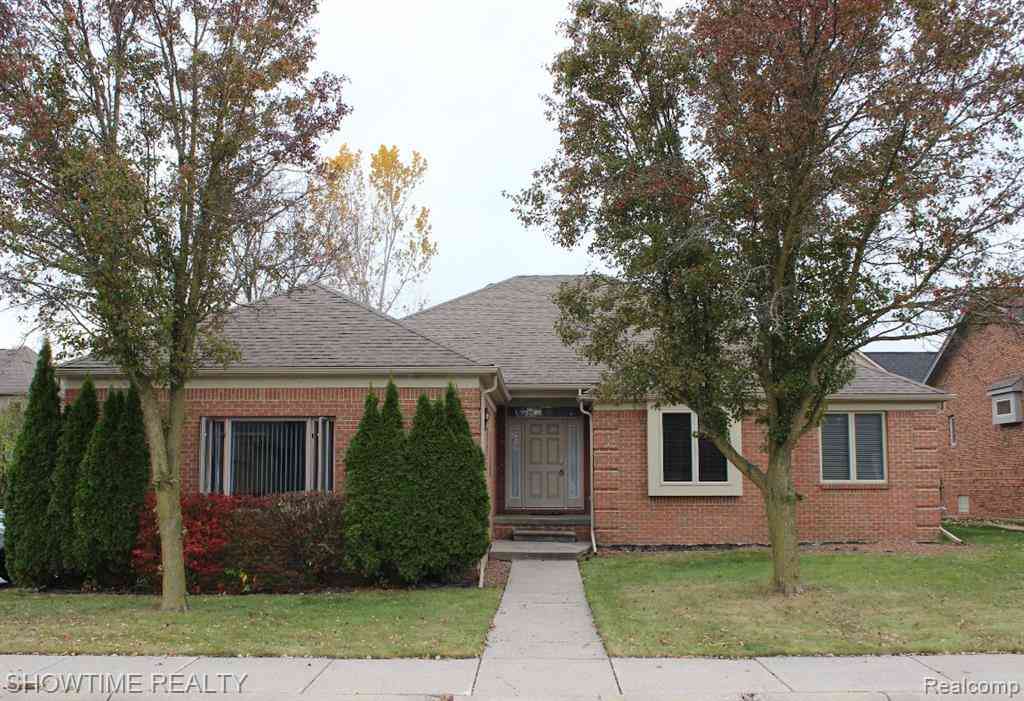 Condo For Sale - 21130 Parkplace Lane <br/> Clinton Township, MI 48036
