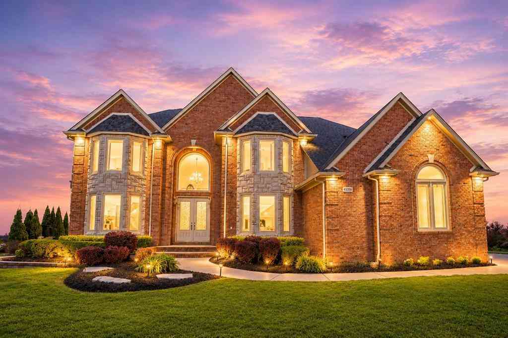 Homes For Sale - 43358 Chester Drive Drive <br/> Sterling Heights, MI 48314
