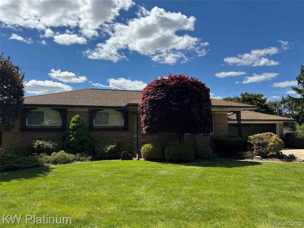 Homes For Sale - 37351 Andrew Drive <br/> Sterling Heights, MI 48312