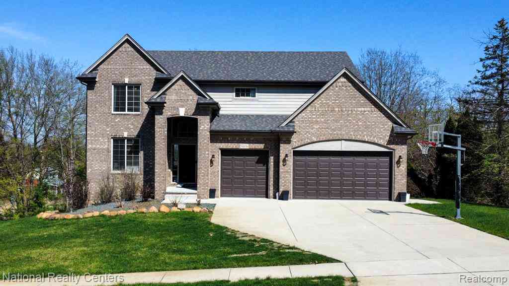 Homes For Sale - 70376 Hillside Court <br/> Macomb County, Romeo, MI 48065
