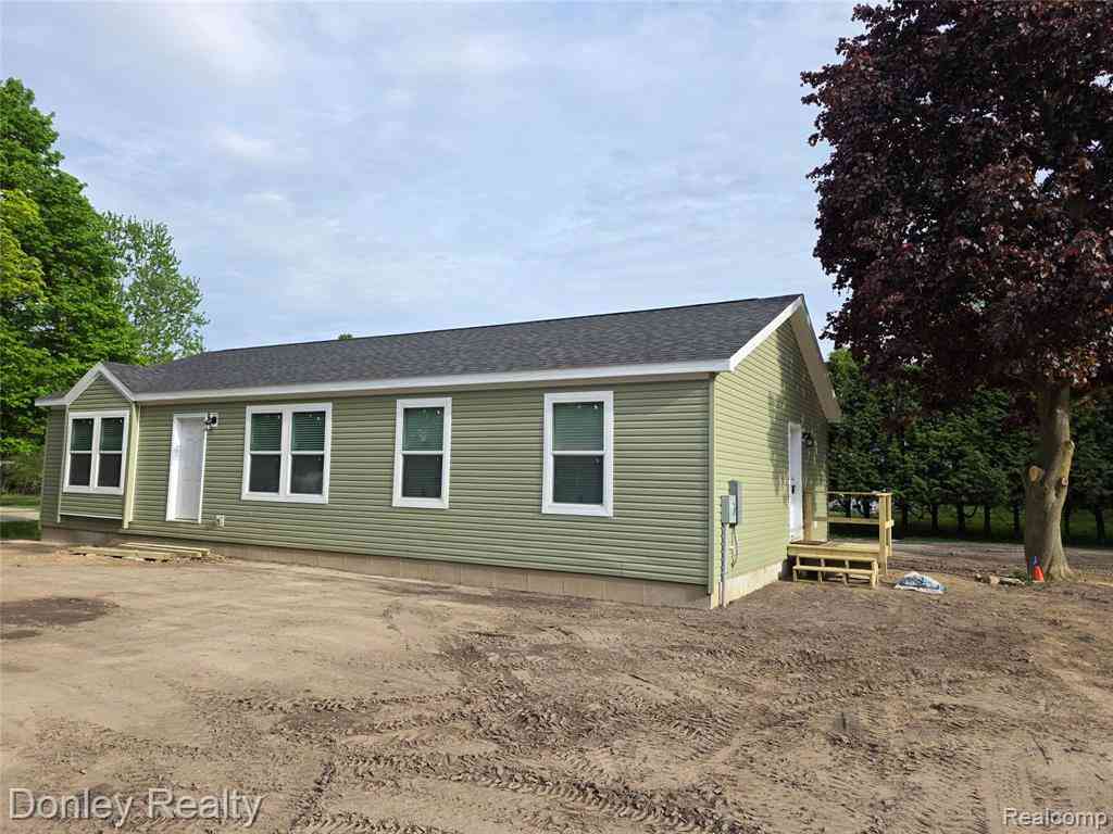 Homes For Sale - 20 Hillview  <br/> Sanilac County, Peck, MI 48466