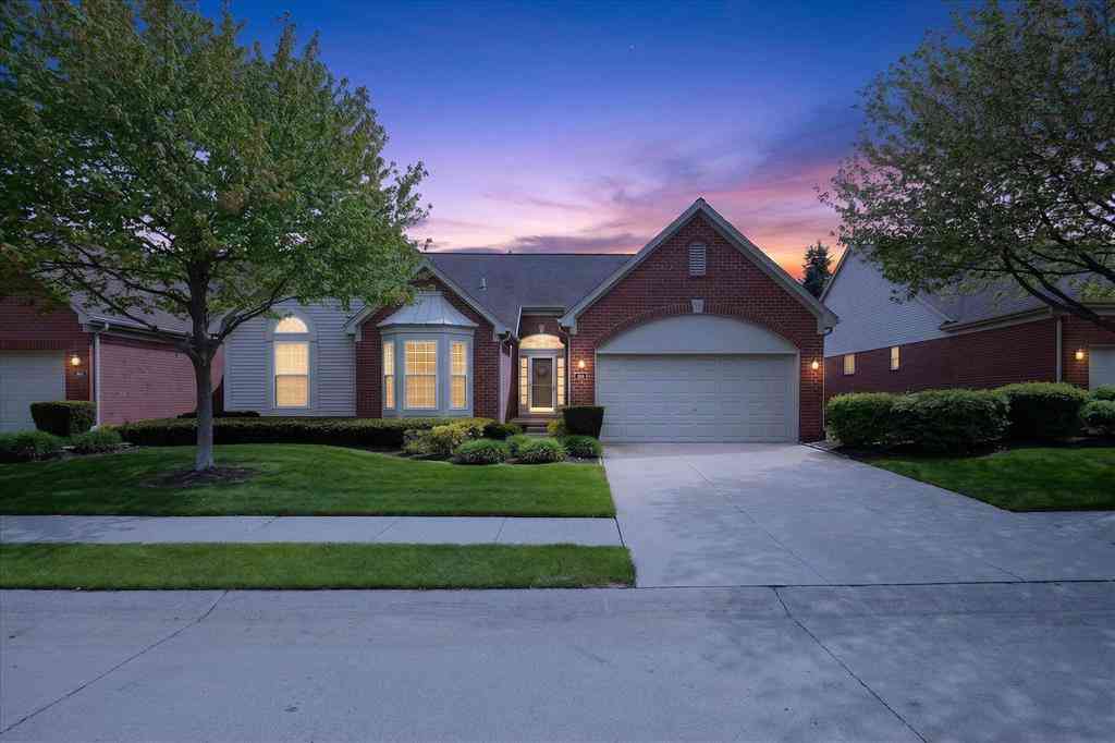 Condo For Sale - 4288 Gardenia Drive <br/> Sterling Heights, MI 48314