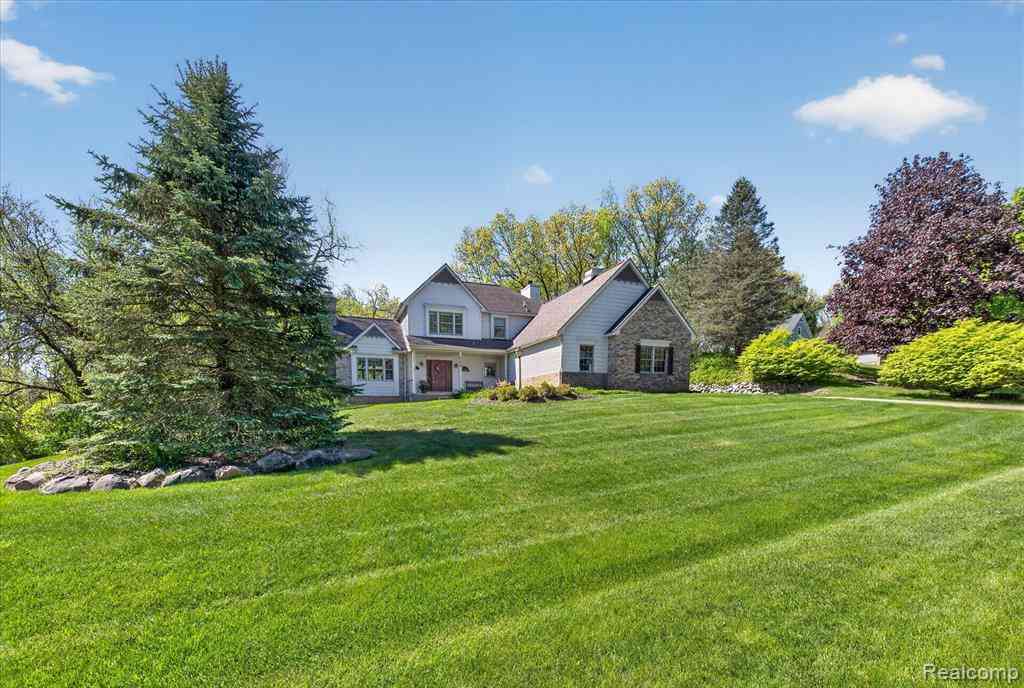 Homes For Sale - 7798 Lee Road <br/> Brighton, MI 48116
