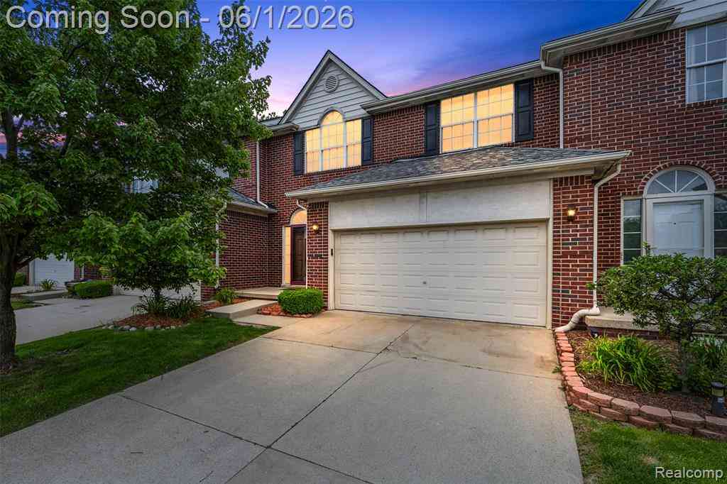 Condo For Sale - 19208 W 11 Mile Road <br/> Lathrup Village, MI 48076