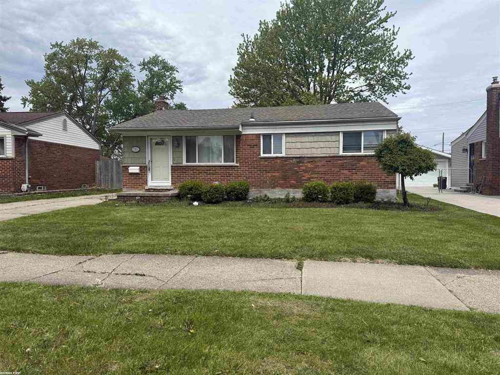 Homes For Sale - 17851 Rainbow Street <br/> Fraser, MI 48026