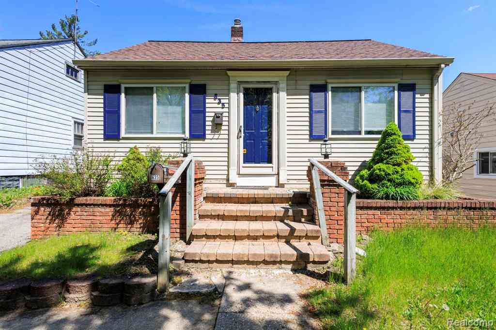 Homes For Sale - 635 E Tennyson Avenue <br/> Pontiac, MI 48340