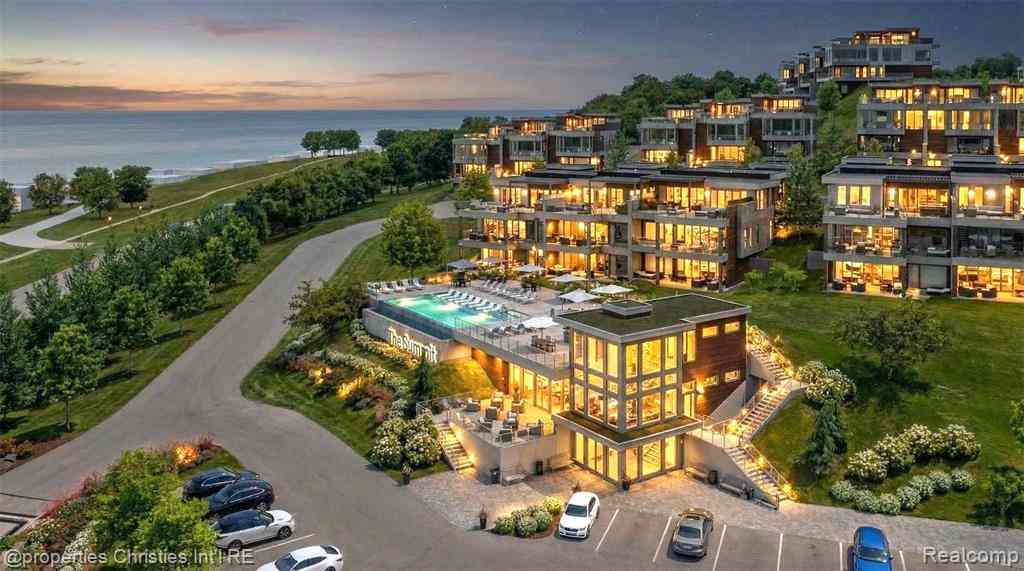 Condo For Sale - 3575 Charlevoix Avenue  #23<br/> Petoskey, MI 49770