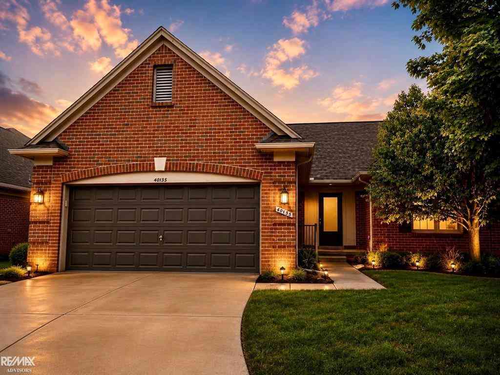 Condo For Sale - 40135 Streamwood Court <br/> Sterling Heights, MI 48310