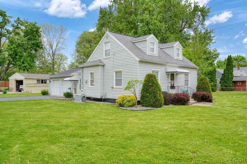 Homes For Sale - 905 Sheffield Ave Street <br/> Adrian, MI 49221