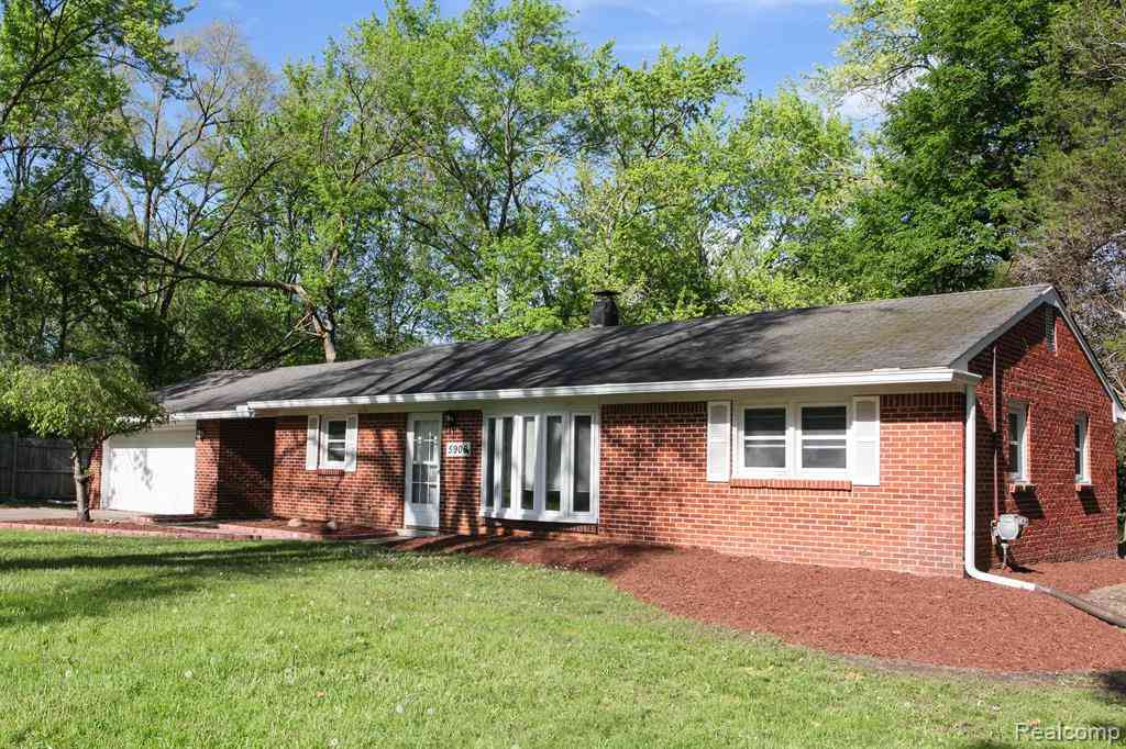 Homes For Rent - 5900 Wright Drive <br/> Troy, MI 48098