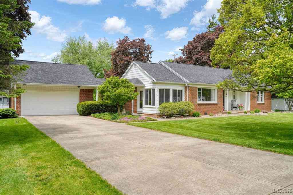 Homes For Sale - 425 W Oregon Rd Street <br/> Adrian, MI 49221