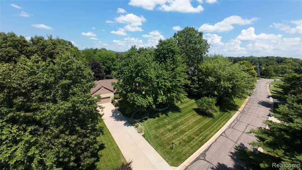 Homes For Sale - 6093 Rosewood Parkway <br/> White Lake, MI 48383
