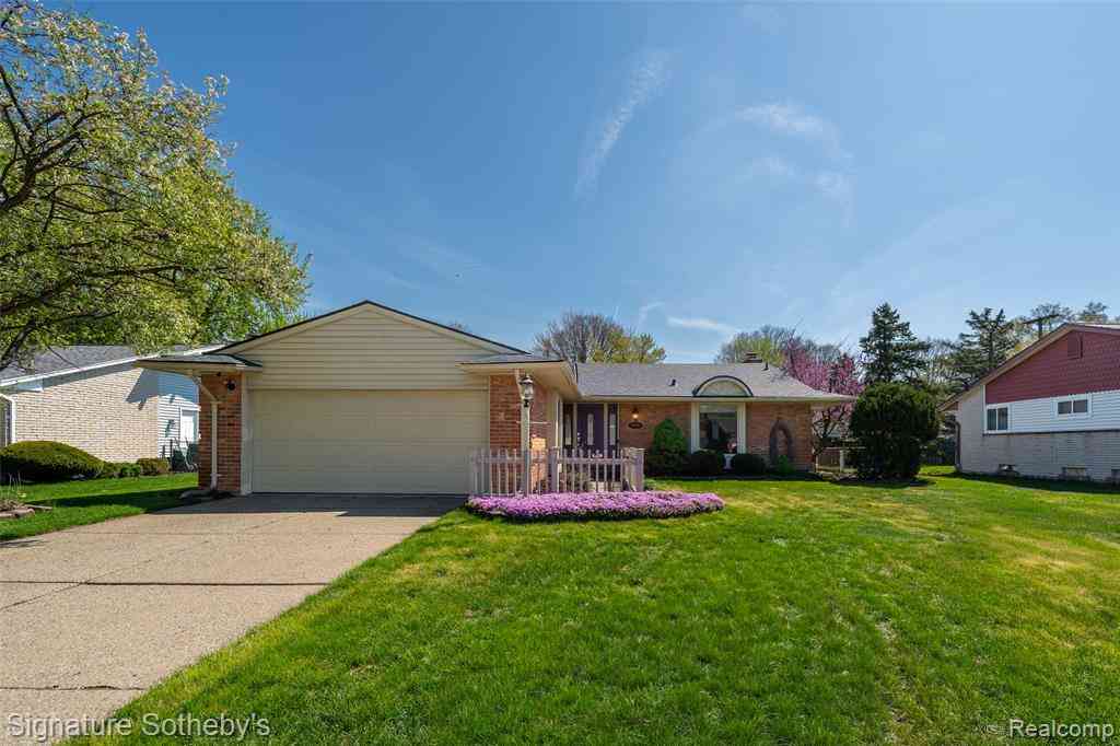 Homes For Sale - 14188 Ramblewood Street <br/> Livonia, MI 48154