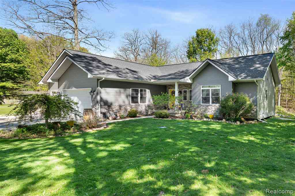 Homes For Sale - 8306 Foster Road <br/> Oakland County, Clawson, MI 48346