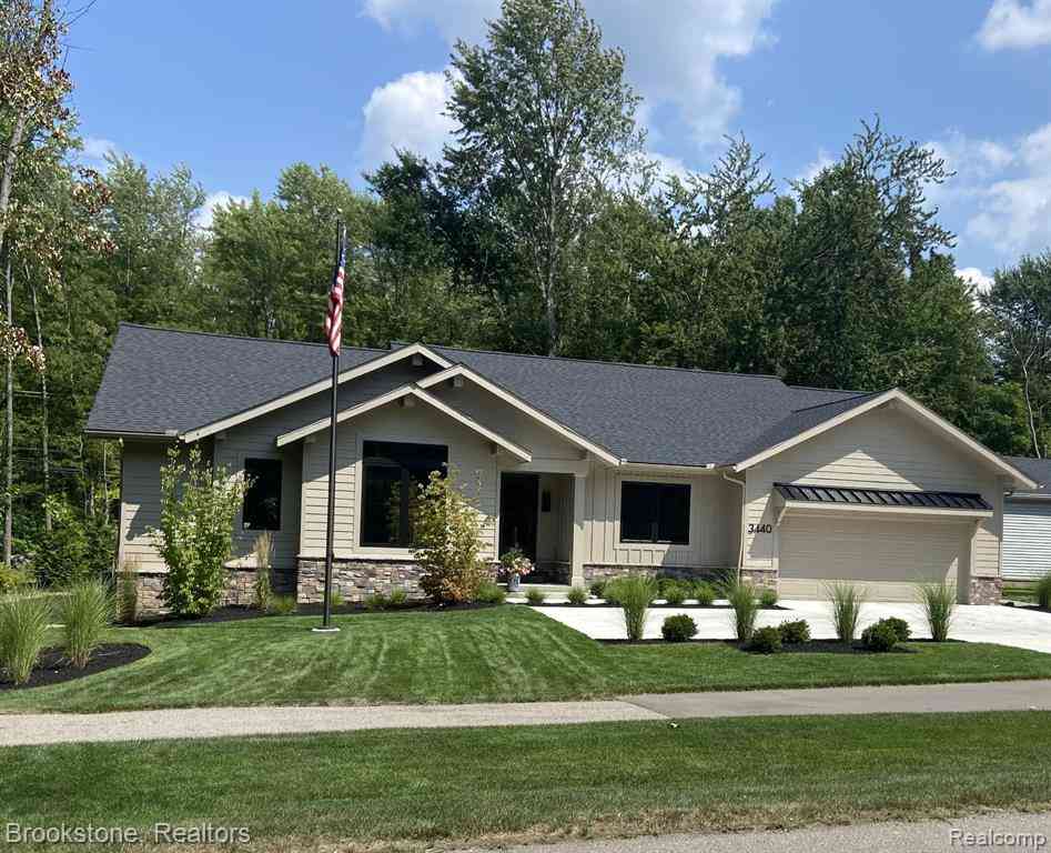 Homes For Sale - 3440 N Squirrel Road <br/> Auburn Hills, MI 48326