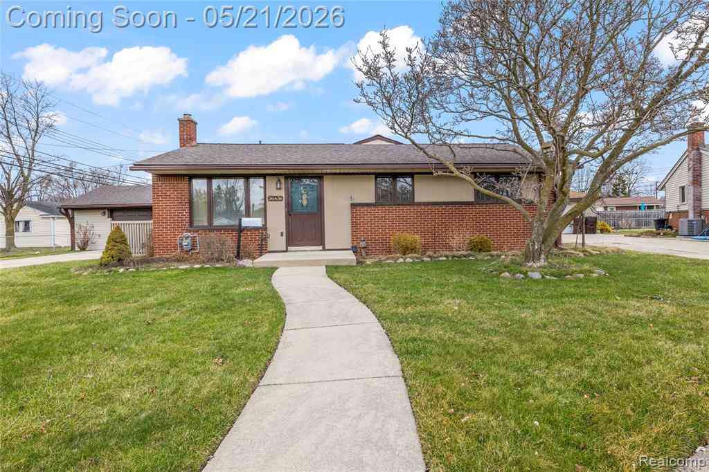 Homes For Sale - 36436 Center Court <br/> Wayne, MI 48184