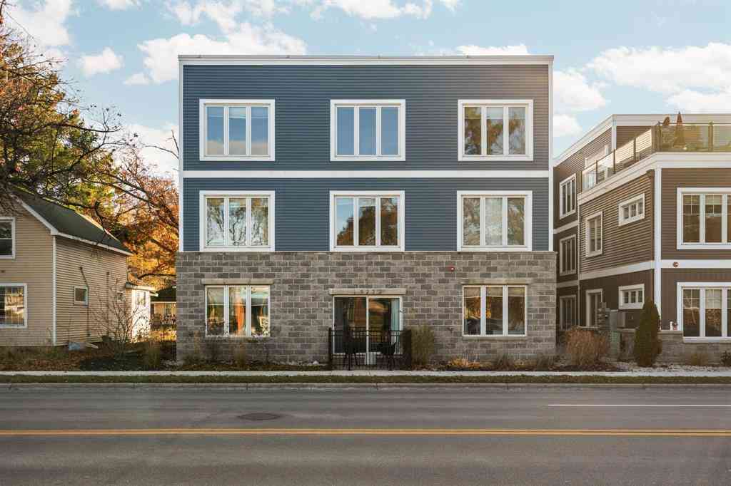 Condo For Sale - 922 E Front Street <br/> Traverse City, MI 49684