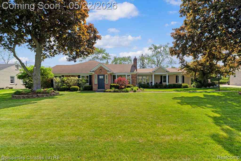 Homes For Sale - 6225 Golfview Drive <br/> Bloomfield Hills, MI 48301