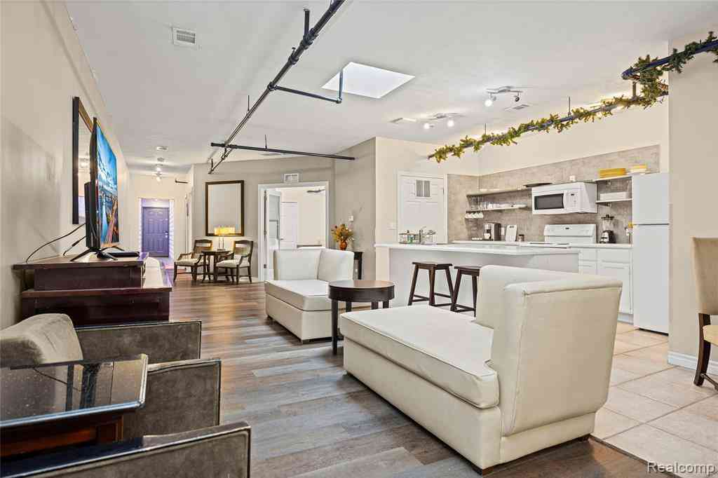 Condo For Rent - 207 N Main Street  #B<br/> Ann Arbor, MI 48104