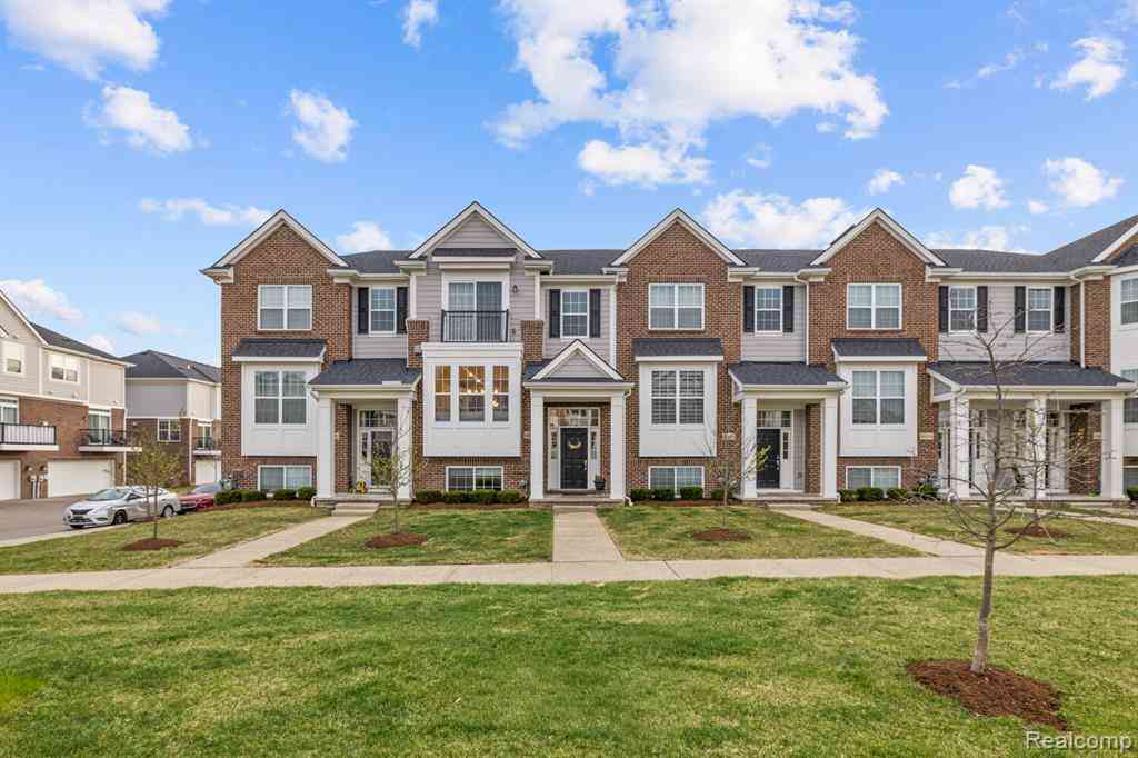 Condo For Sale - 49693 Lantern Way <br/> Canton, MI 48188
