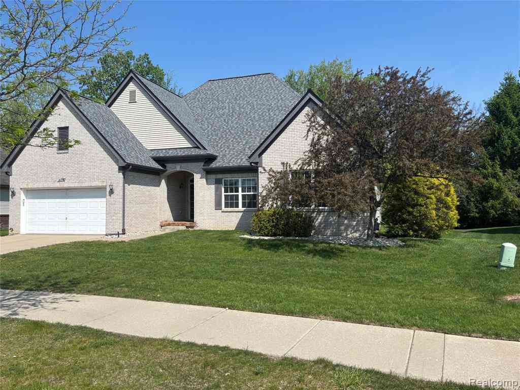 Homes For Rent - 2108 Lagoon Drive <br/> Rochester, MI 48309