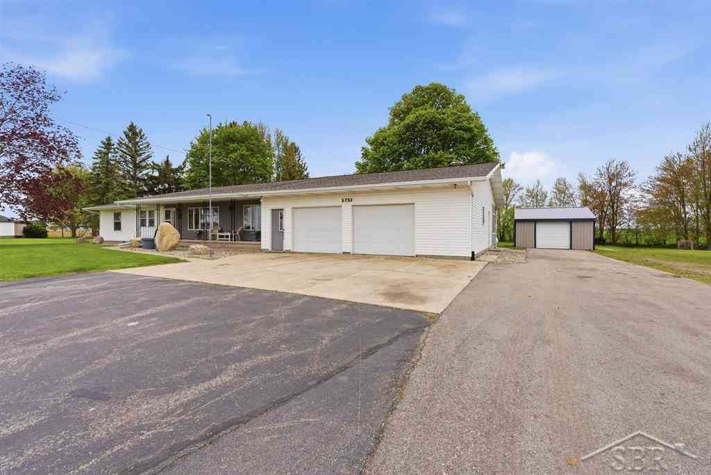 Homes For Sale - 3751 N Mackinaw Road <br/> Pinconning, MI 48650