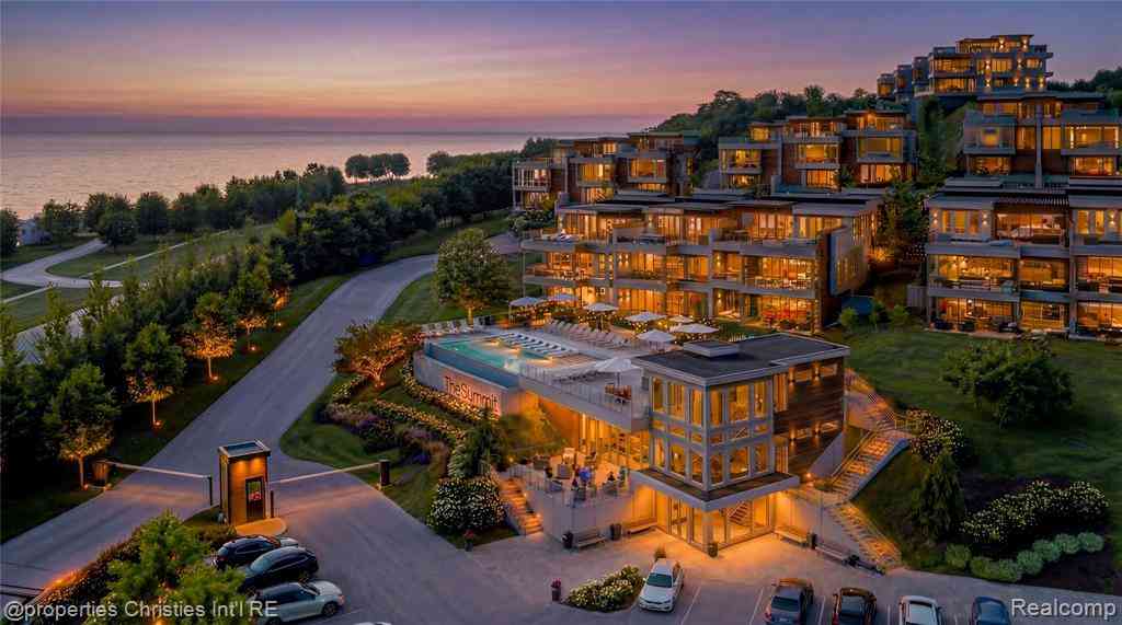 Condo For Sale - 3575 Charlevoix Avenue  #31<br/> Petoskey, MI 49770