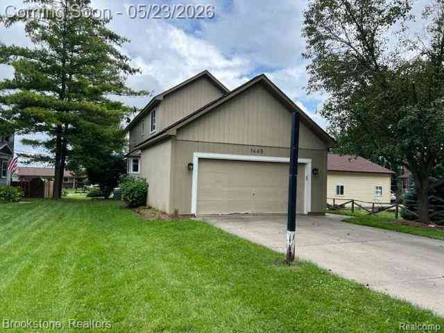 Homes For Rent - 1465 Beachland Boulevard <br/> Keego Harbor, MI 48320