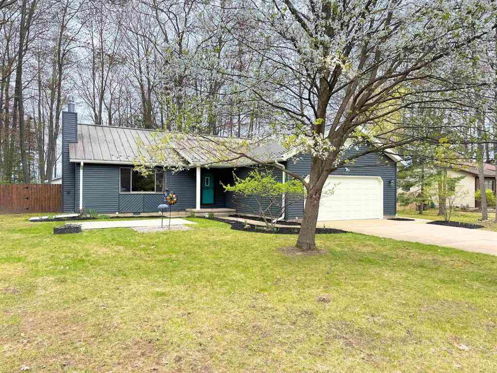 Homes For Sale - 507 Chippewa Trail <br/> Prudenville, MI 48651