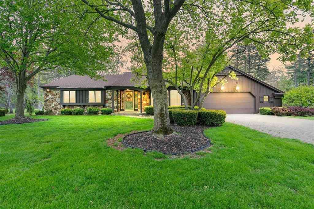 Homes For Sale - 2338 Meadowdown Street <br/> Owosso, MI 48867