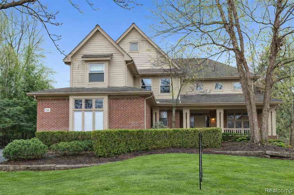 Homes For Sale - 6621 Glenshaw Court <br/> West Bloomfield, MI 48322