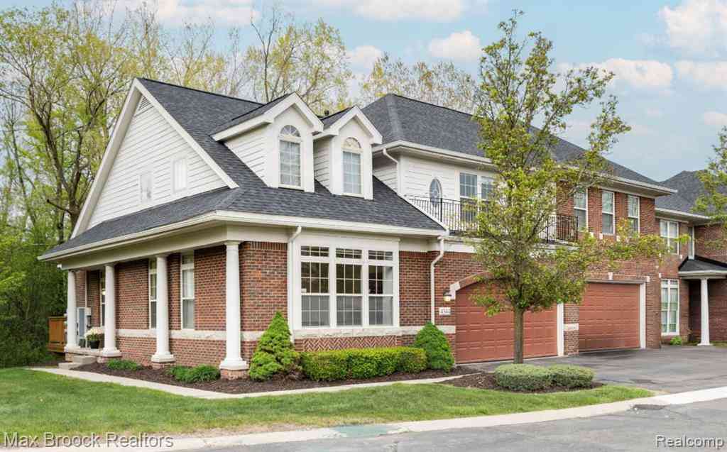 Condo For Sale - 4344 Gateway Circle  <br/> West Bloomfield, MI 48322